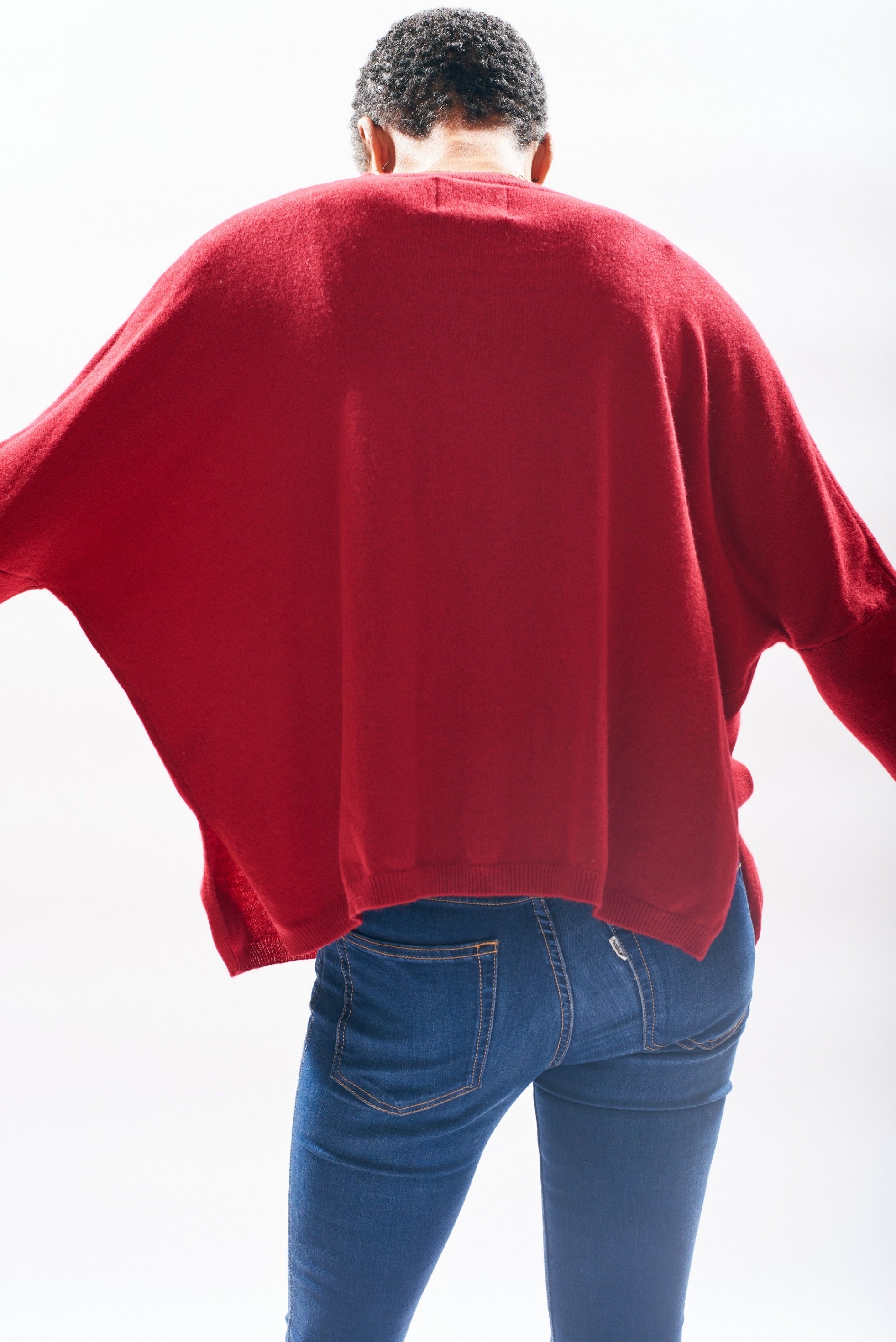 Oversize Vee deep red | Jumper | MARKET