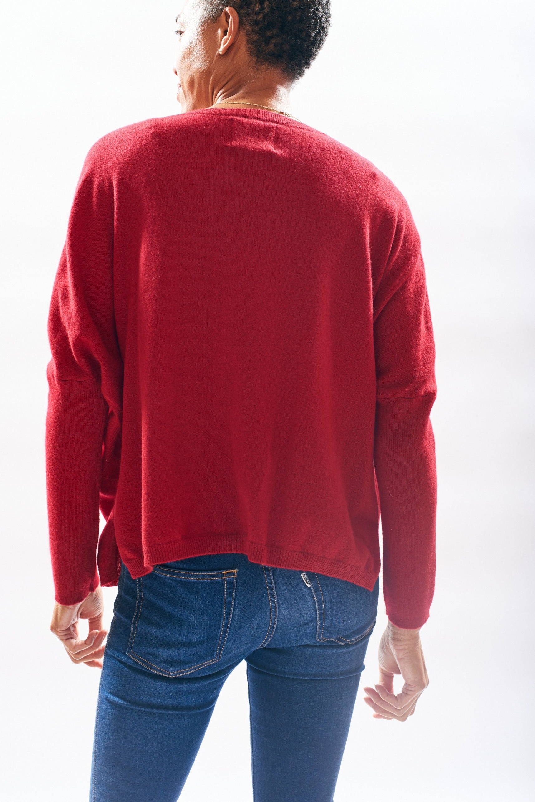 Oversize Vee deep red | Jumper | MARKET