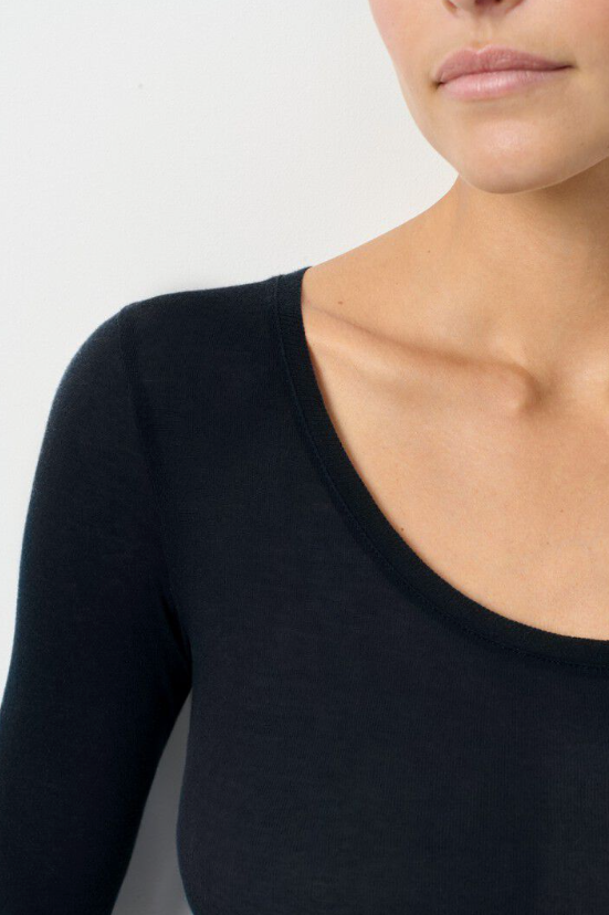 L/S scoop neck in Massachusettes fabric black | American Vintage | MARKET