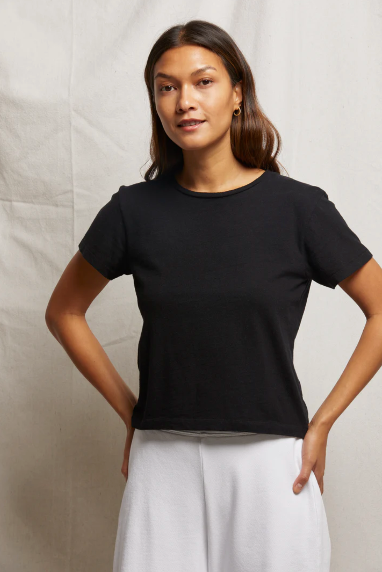 Lisa Tee black | Perfect white tee | MARKET