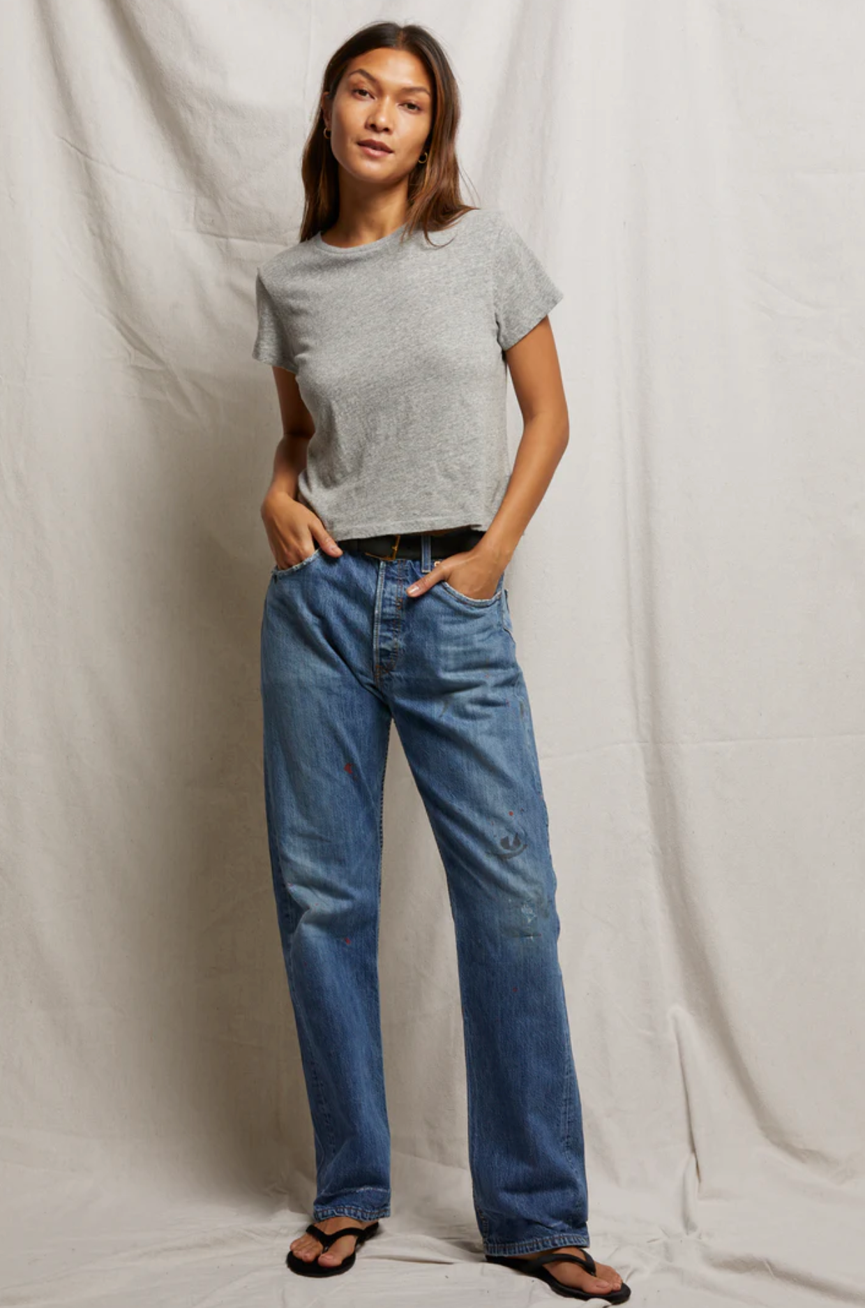 Lisa Tee grey | Perfect White tee | MARKET