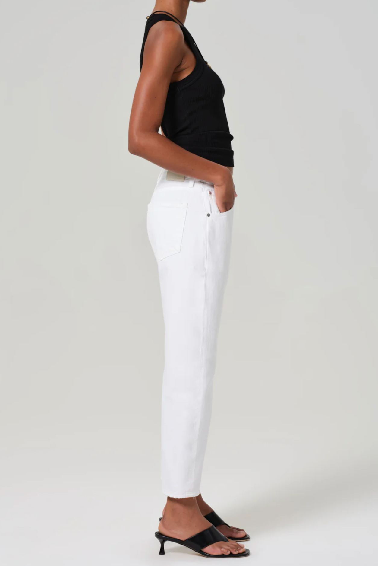 Winslow in canyon (white) | COH | MARKET