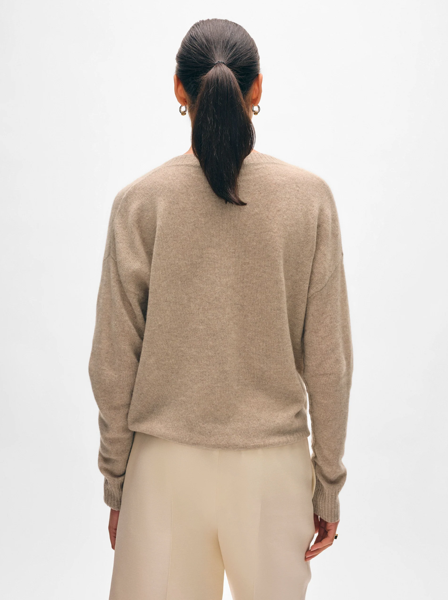 Featherweight v-neck taupe heather | White + Warren | MARKET