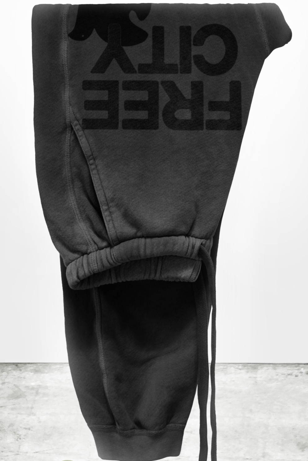 SUNFADES POCKET SWEATPANT volcano | Freecity | MARKET