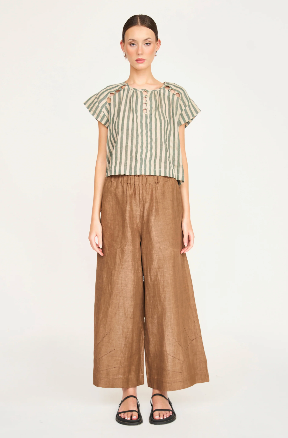 Merida cut-out top