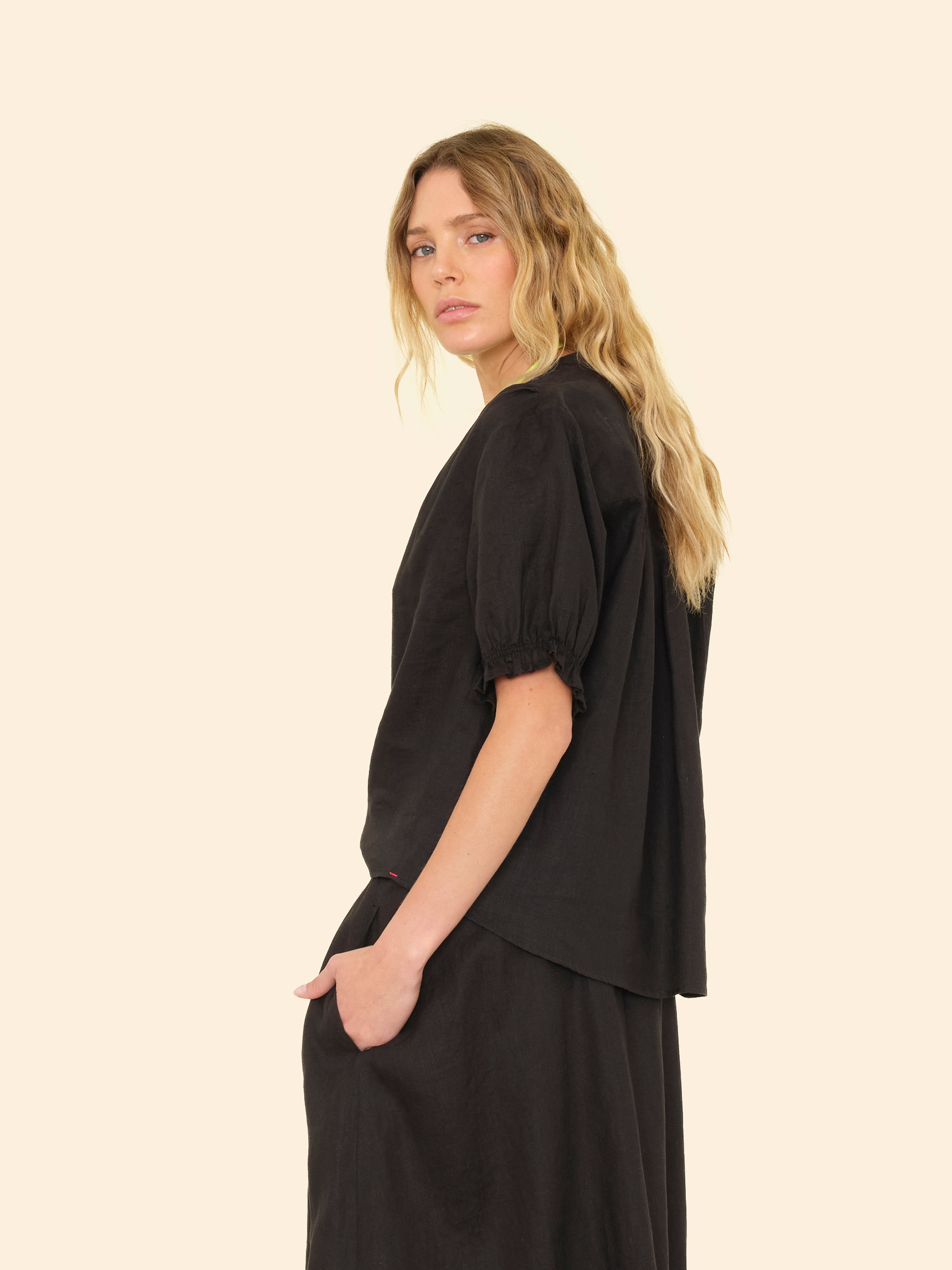 Camila Top black | Xirena | MARKET