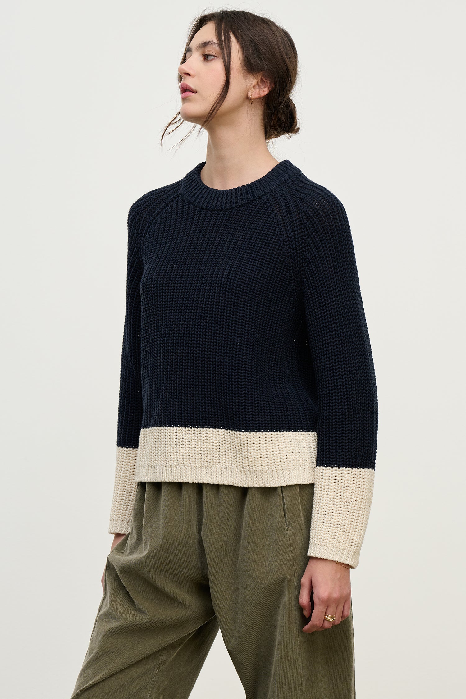 Shay navy/cream | Velvet | MARKET