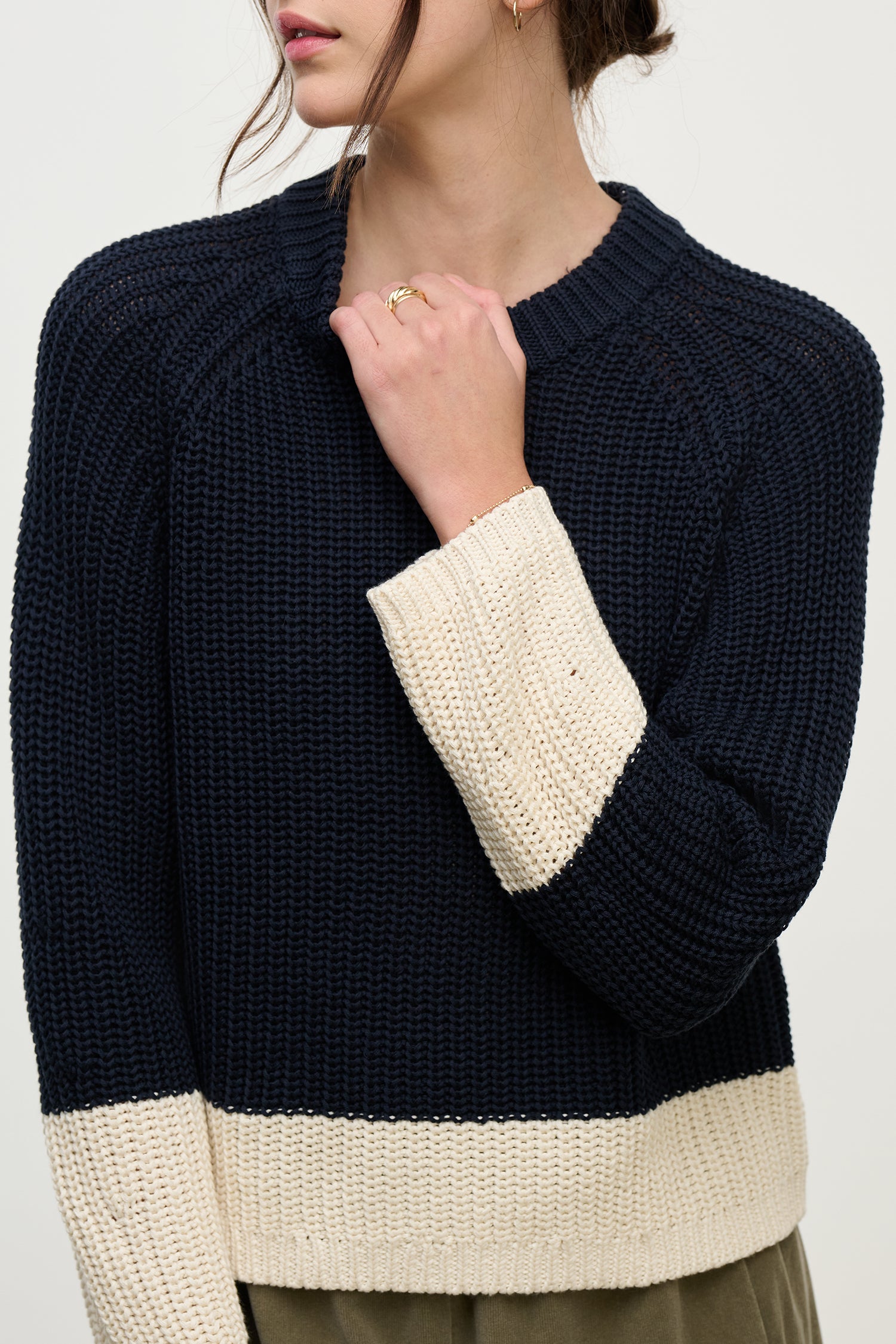 Shay navy/cream | Velvet | MARKET