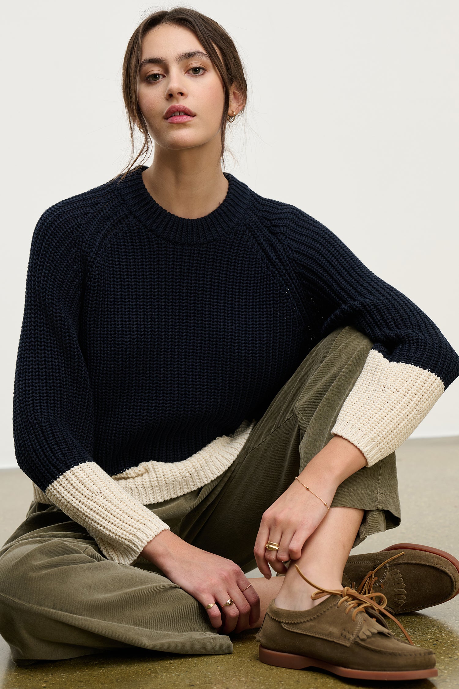 Shay navy/cream | Velvet | MARKET