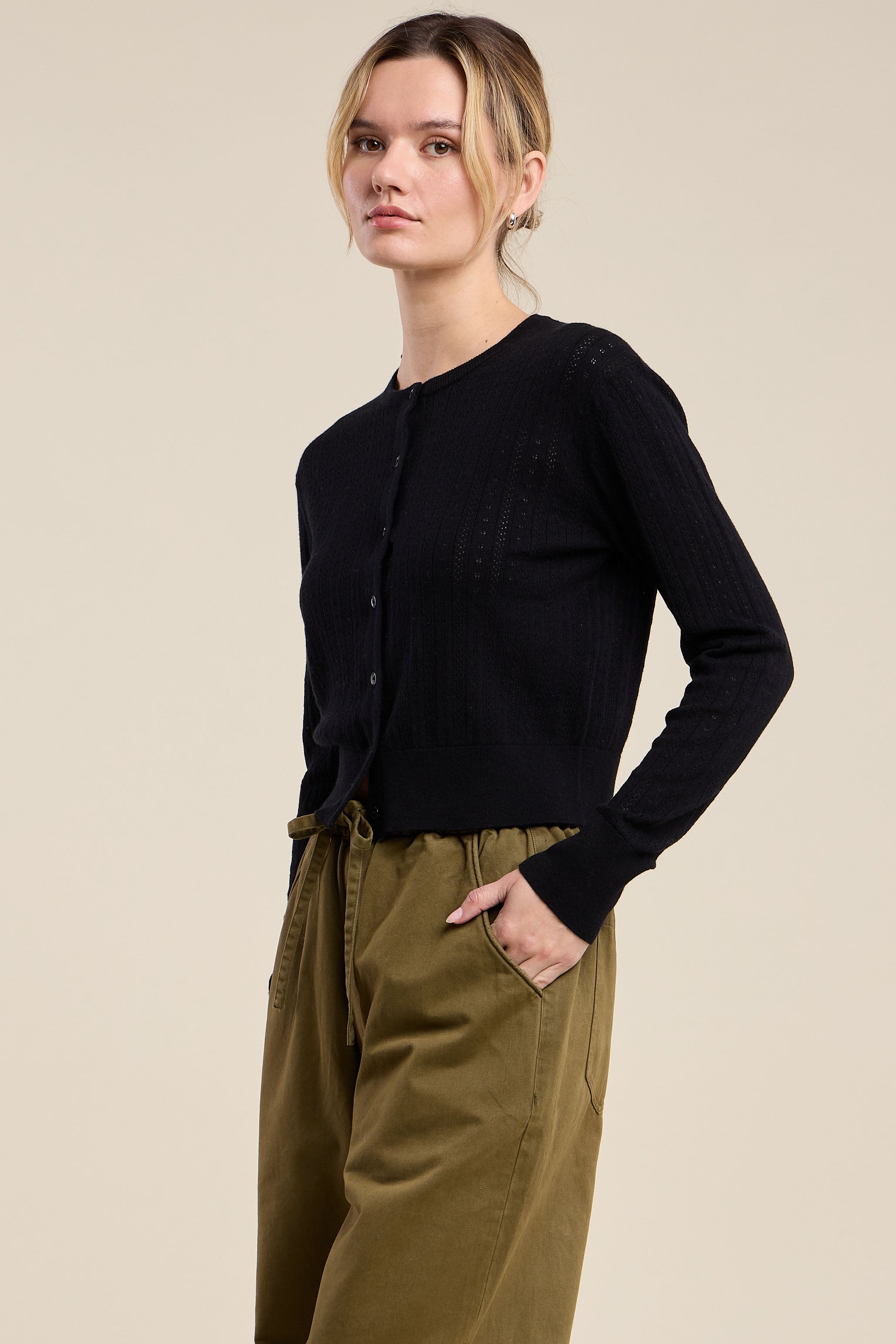 LAVINA in black | Velvet | MARKET