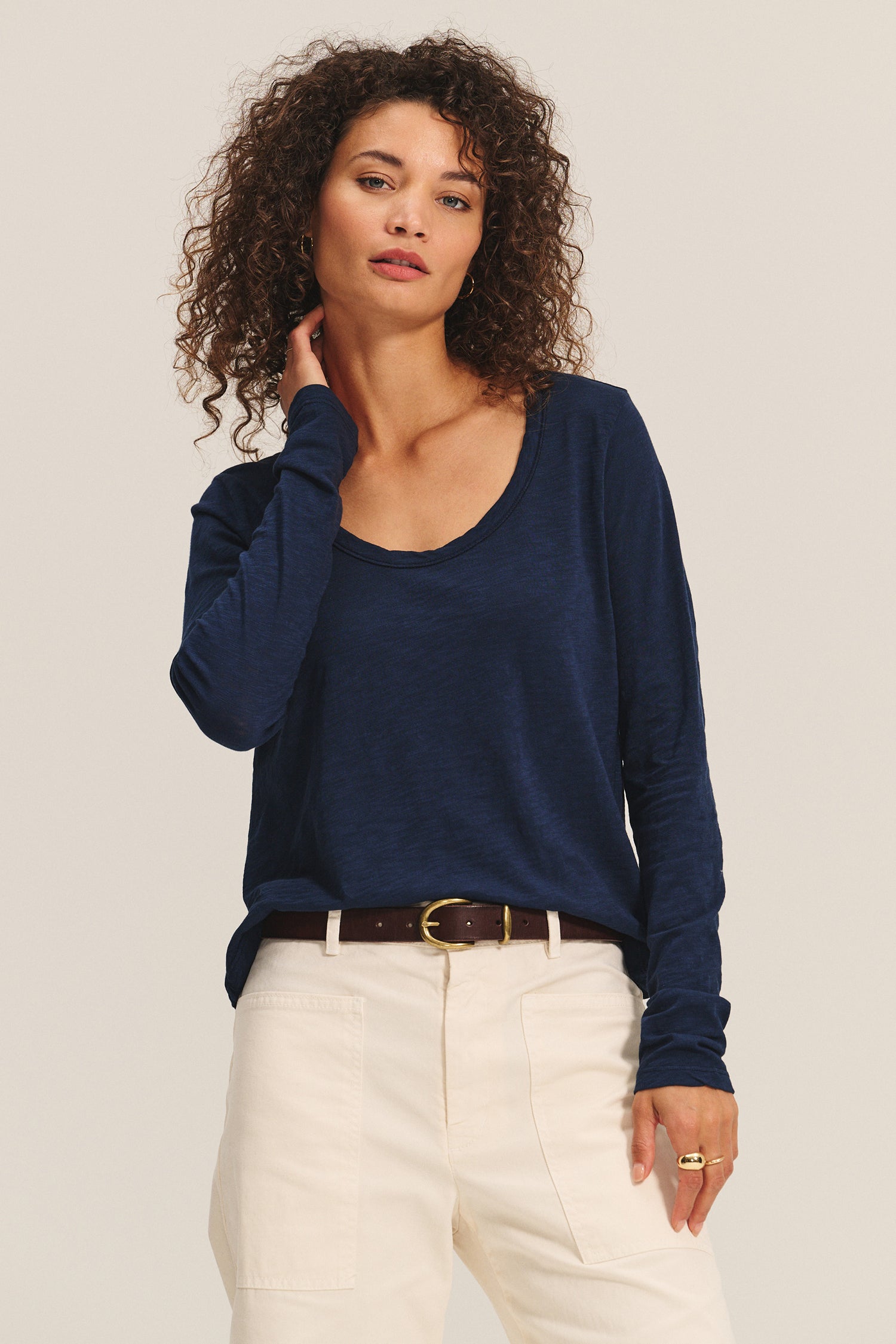Becky tee navy | Velvet | MARKET