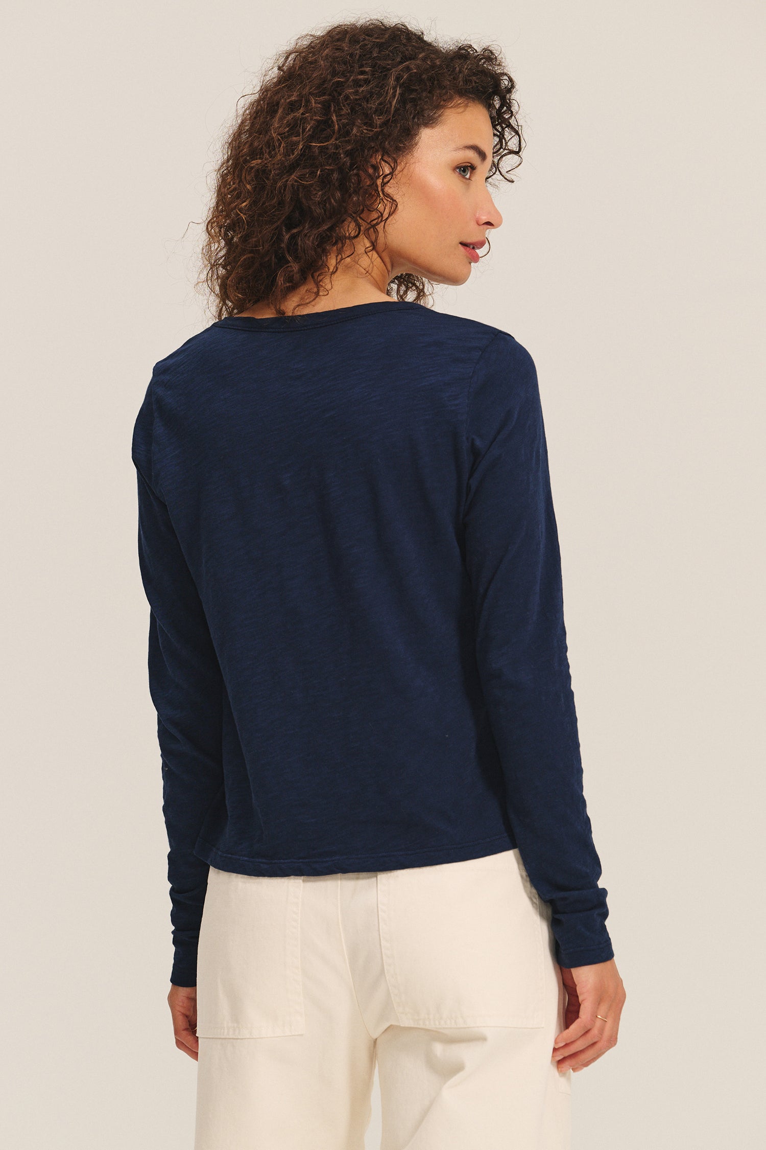 Becky tee navy | Velvet | MARKET