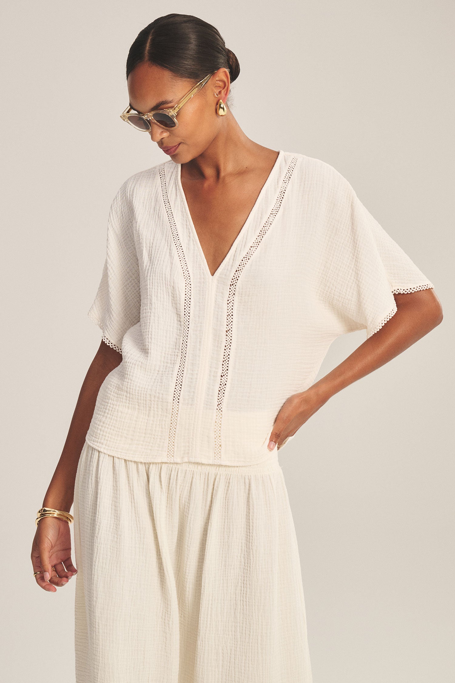 Gauze top cream | Velvet | MARKET