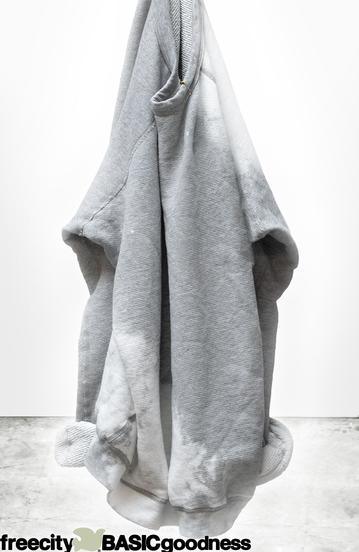 BLEACHOUT RABBIT SWEATSHIRT