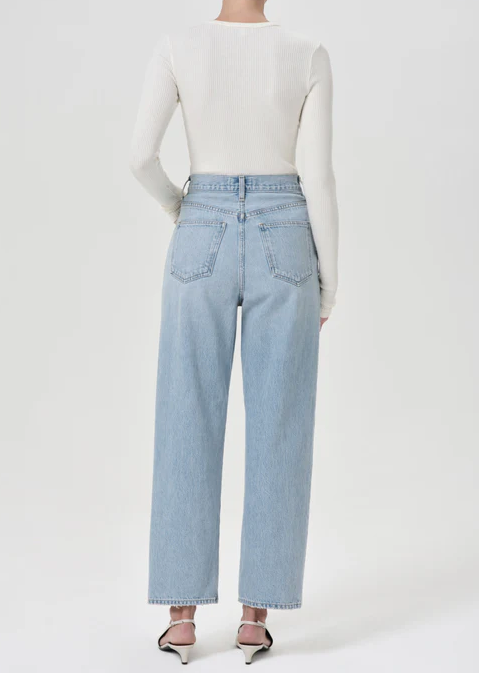 Folded waist jean in sideline