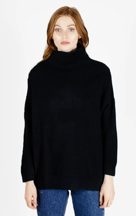 Funnel neck shaker in black