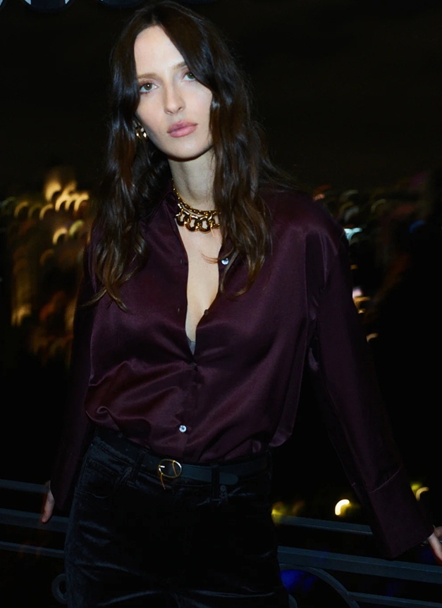 Woman in Camilla blouse burgundy | COH | MARKET