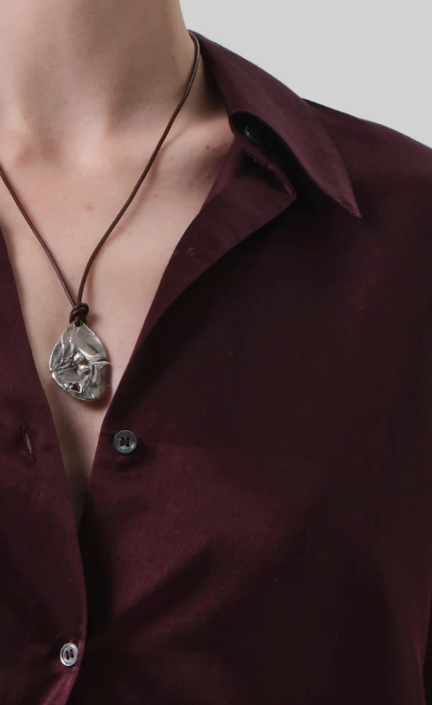 close up Camilla blouse burgundy | COH | MARKET