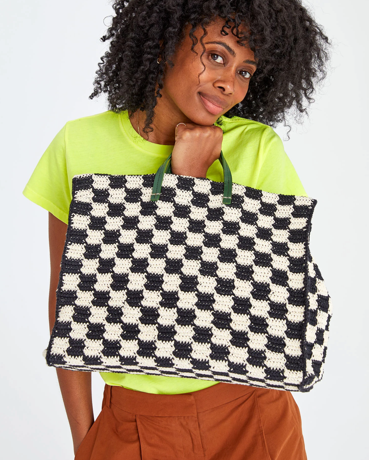 Crochet Tote blk/cream checkerboard | clare v | MARKET 