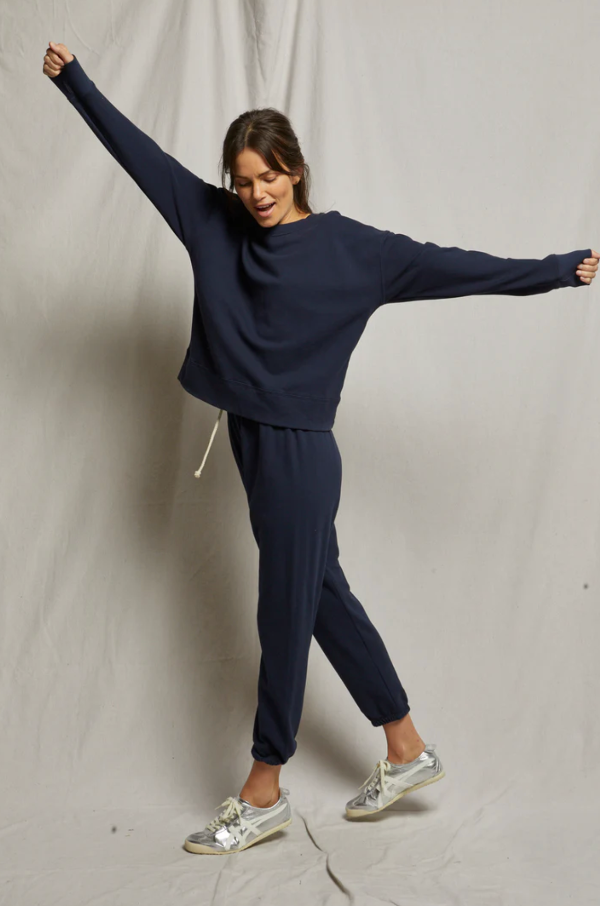 Johnny Sweatpant navy | Perfect White Tee | MARKET 