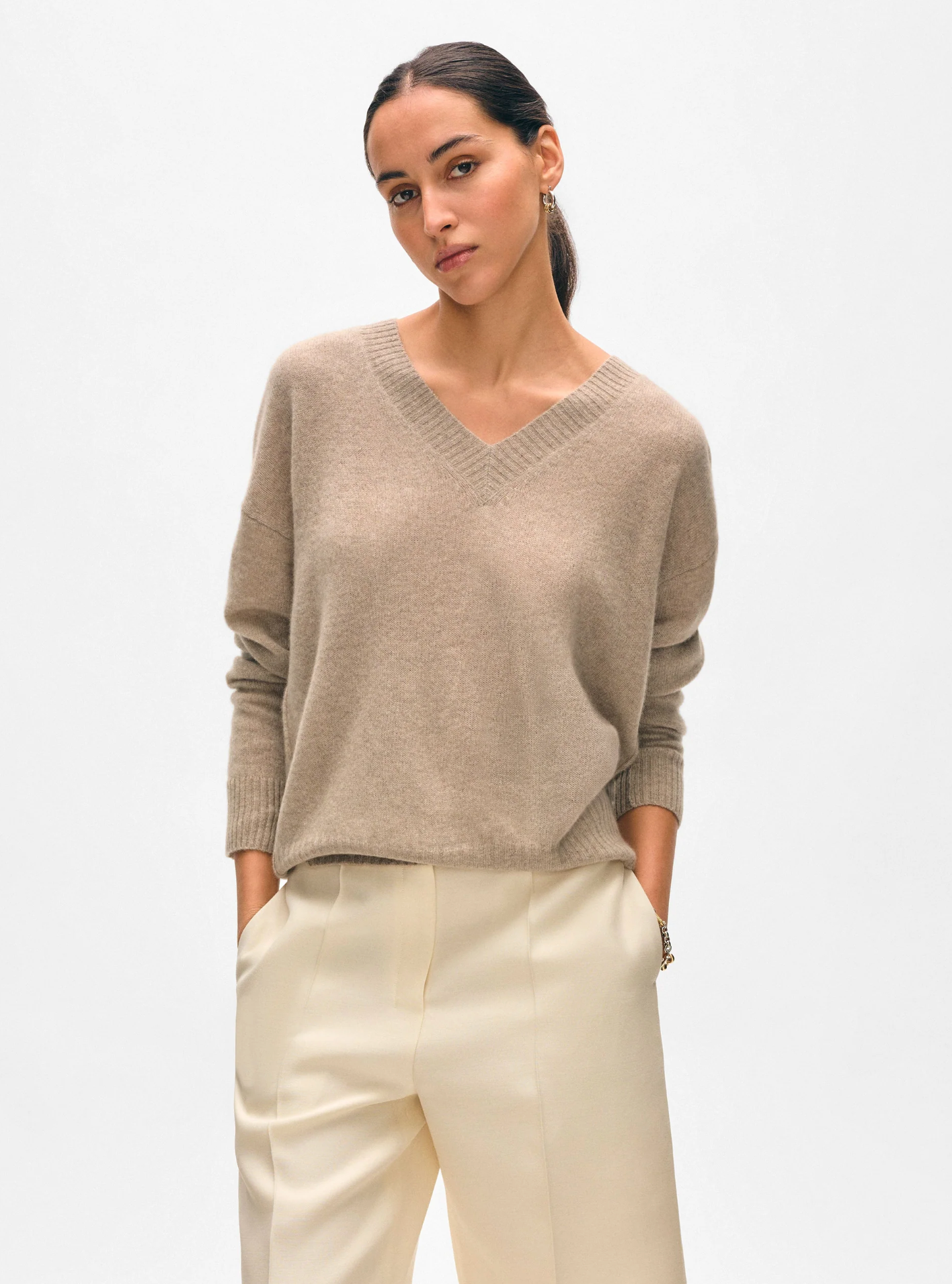 Featherweight v-neck taupe heather | White + Warren | MARKET