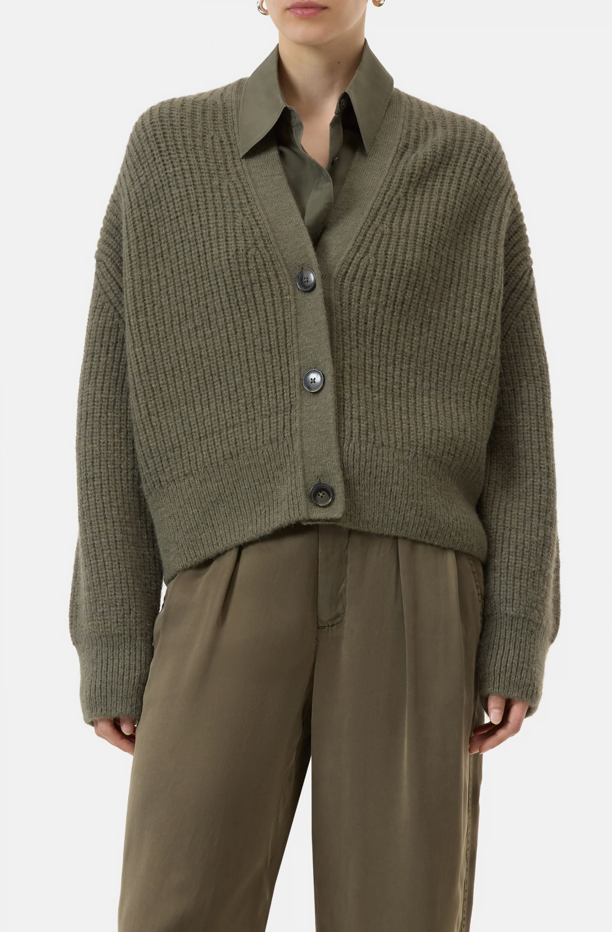 V cardi army green | Closed | MARKET 
