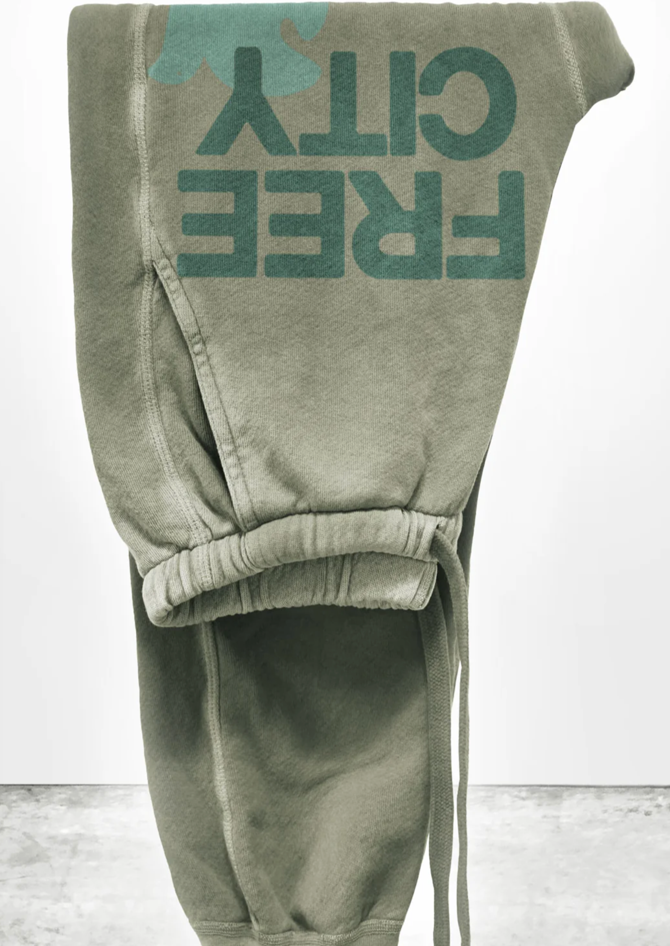 sunfade pocket sweats shroom | freecty | MARKET