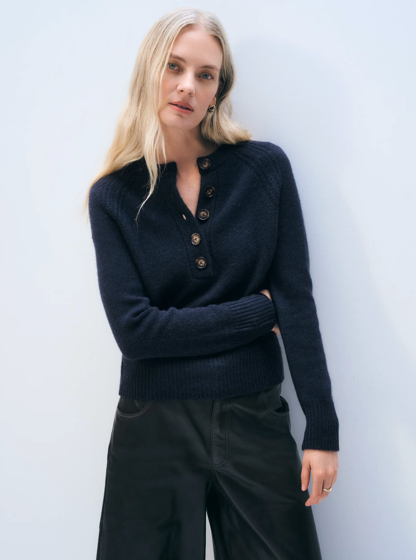 Cashmere luxe henley navy | White & Warren | MARKET