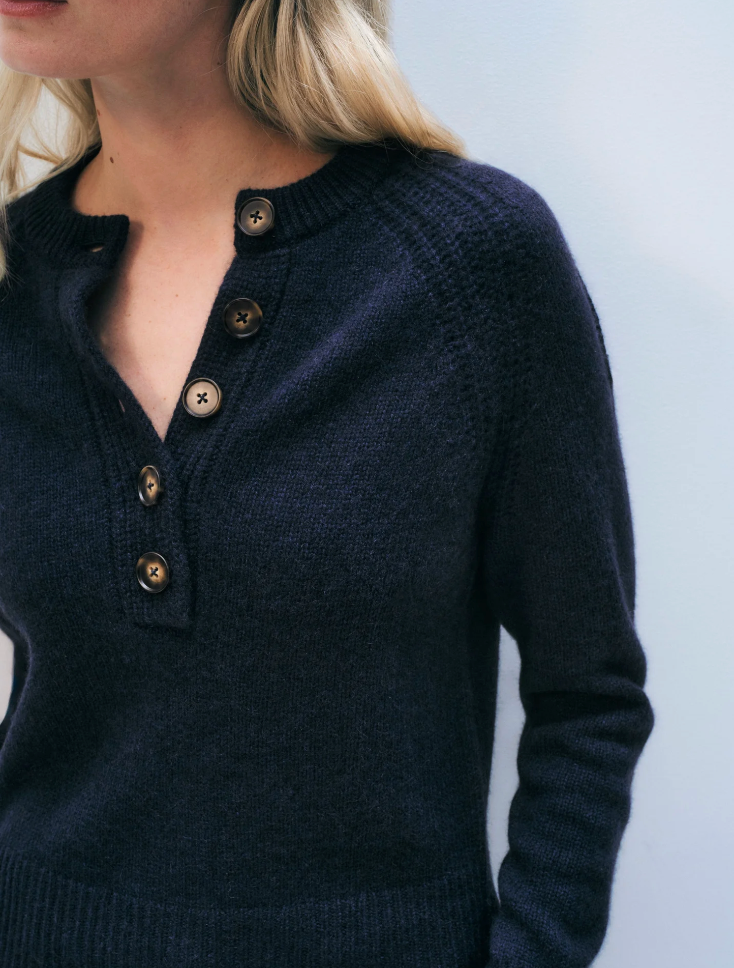 Cashmere luxe henley navy | White & Warren | MARKET