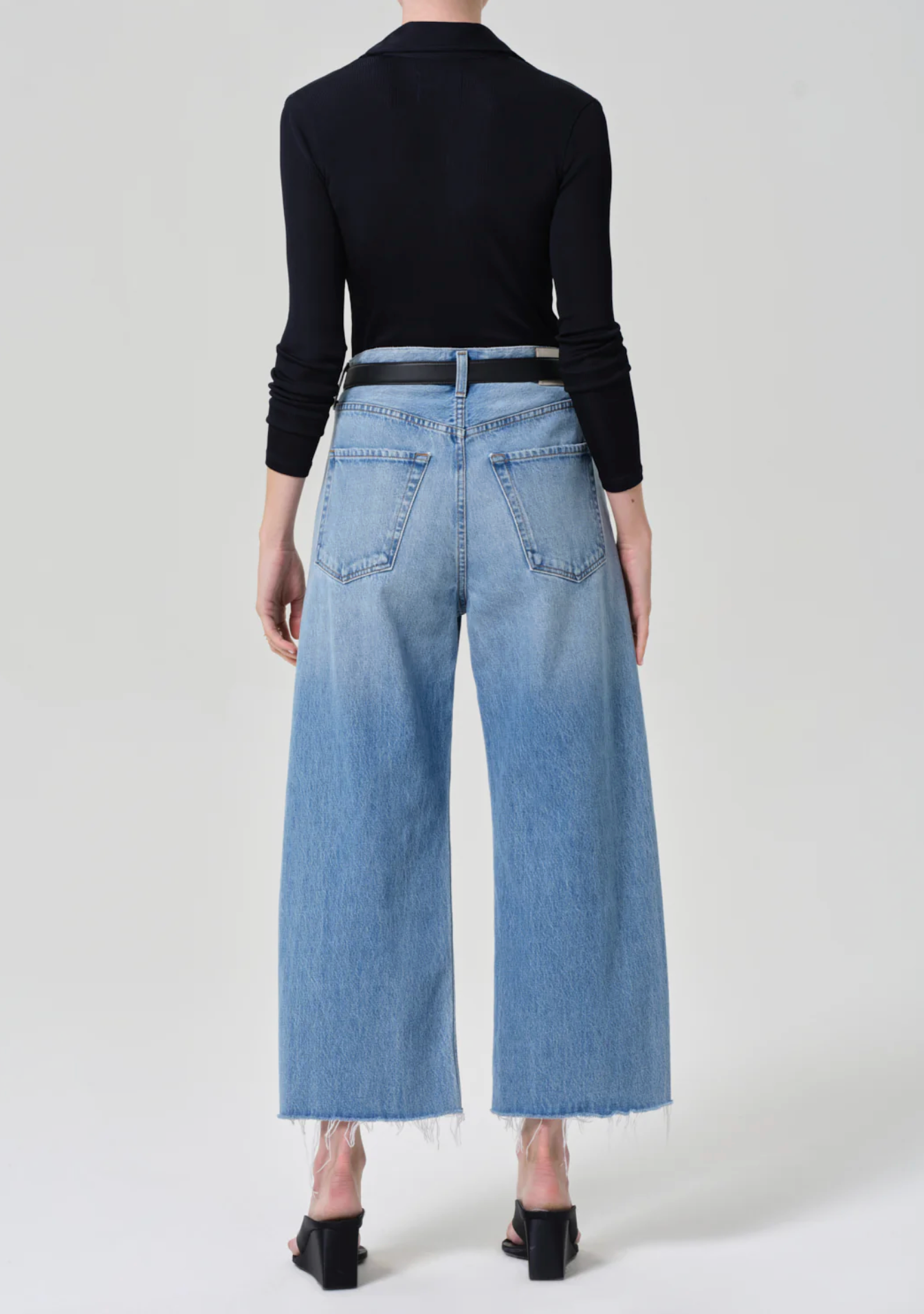 Ayla raw hem crop in Honour | COH | MARKET