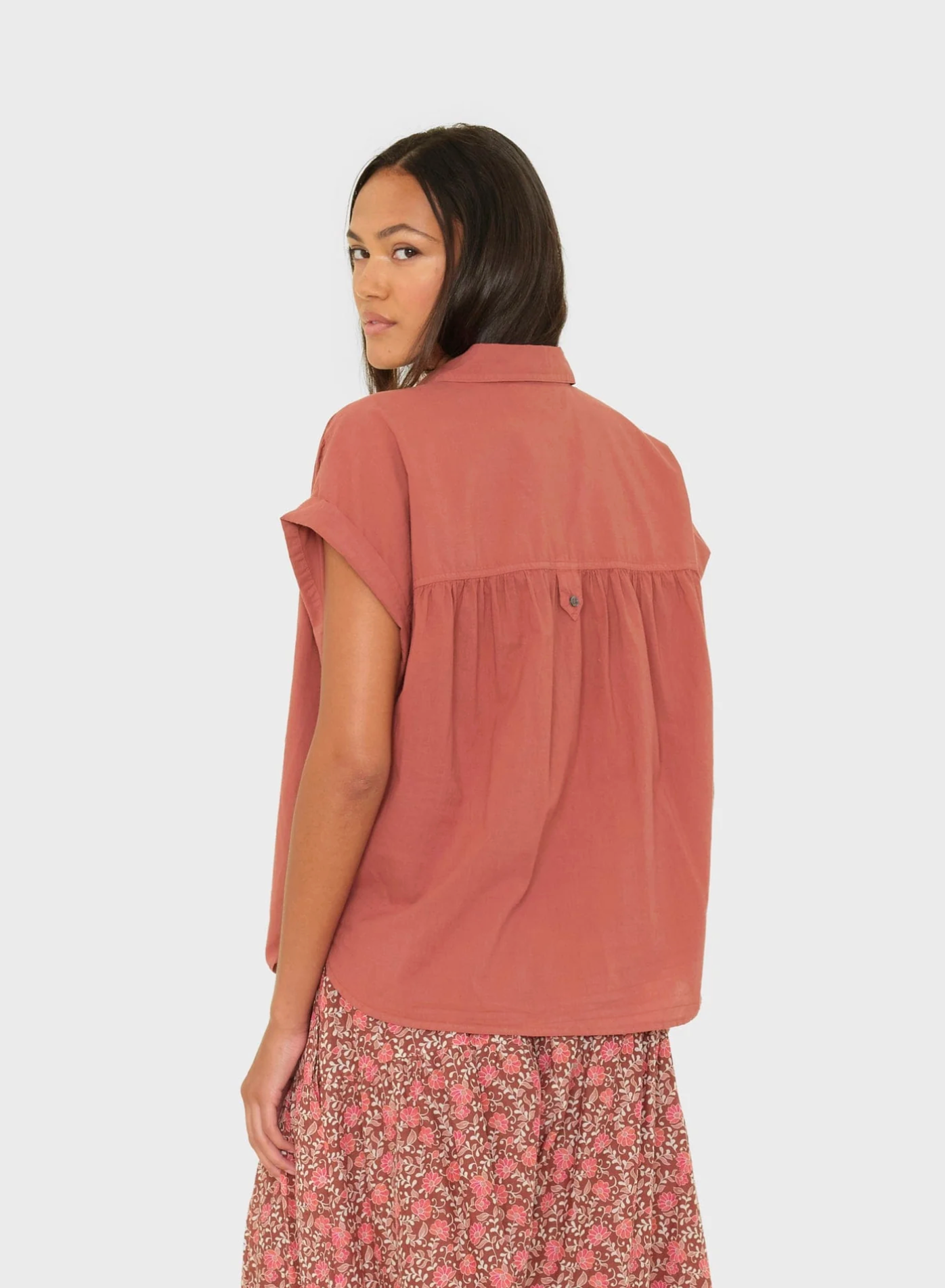 Lexi shirt cinnabar | Xirena | MARKET