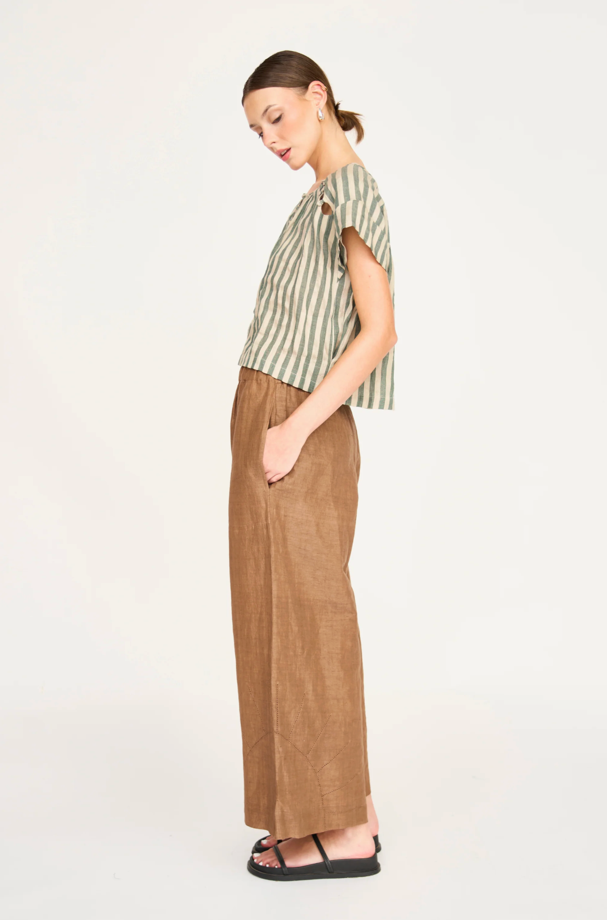 Merida cut-out top