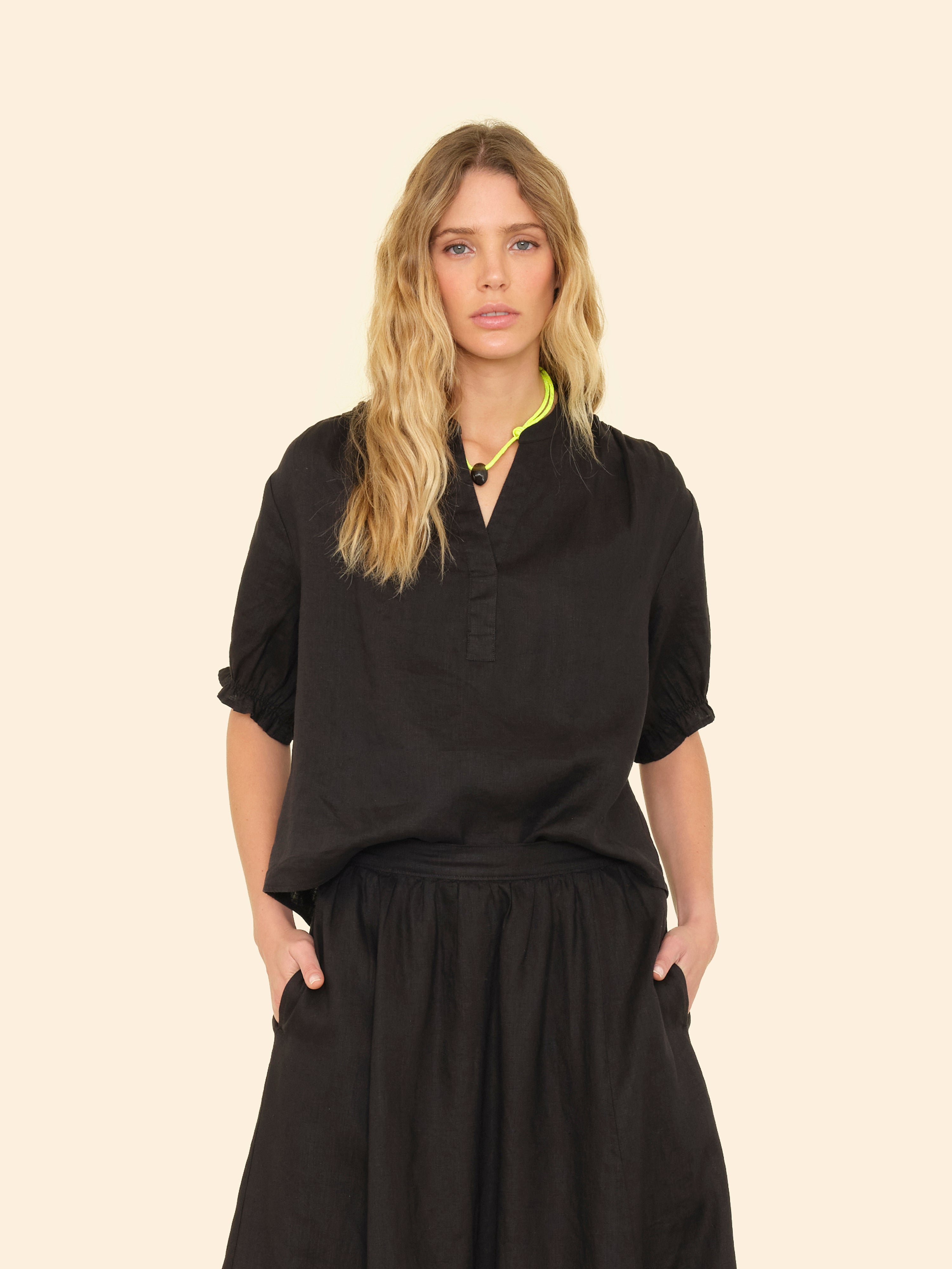 Camila Top black | Xirena | MARKET