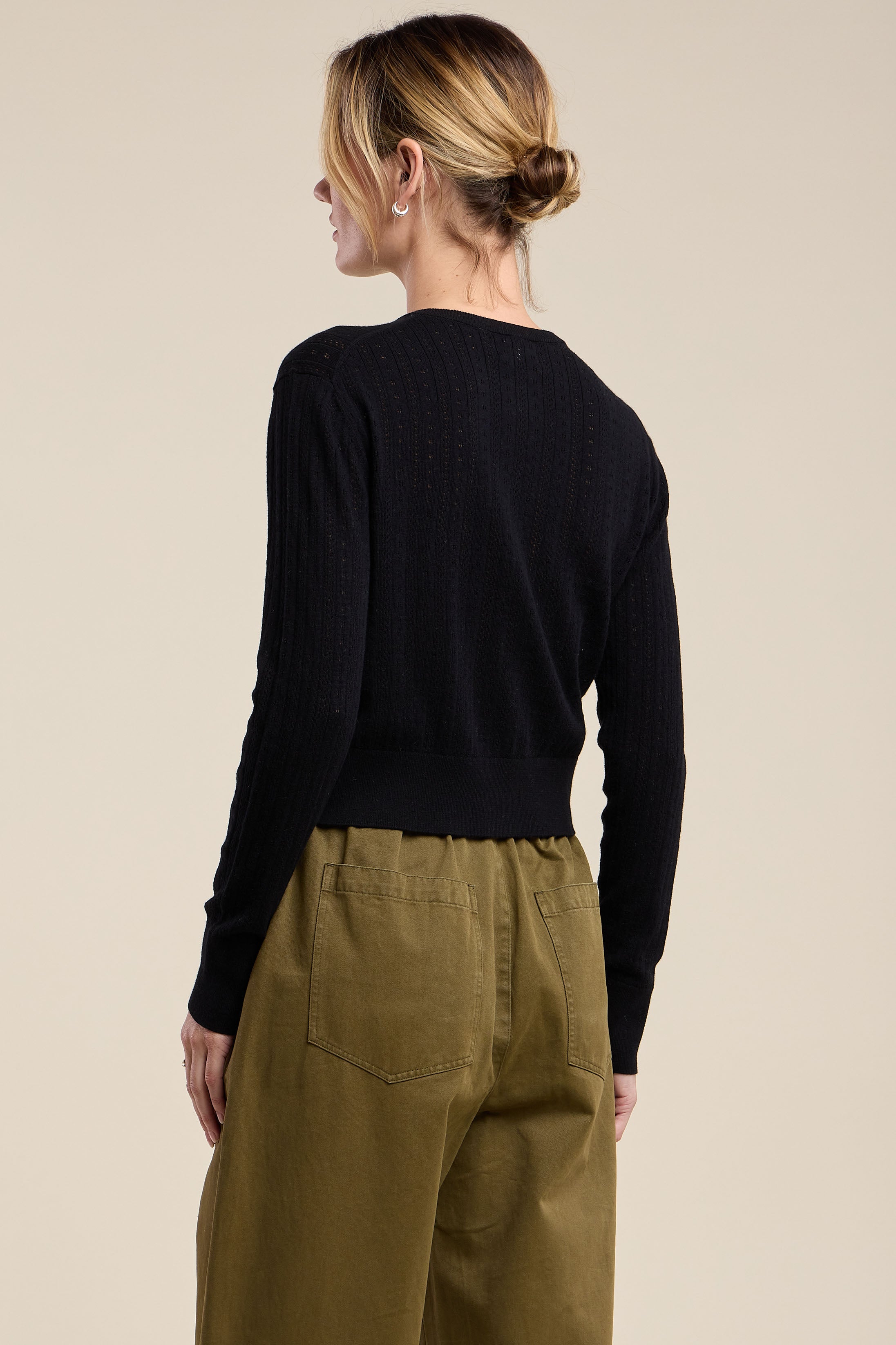LAVINA in black | Velvet | MARKET