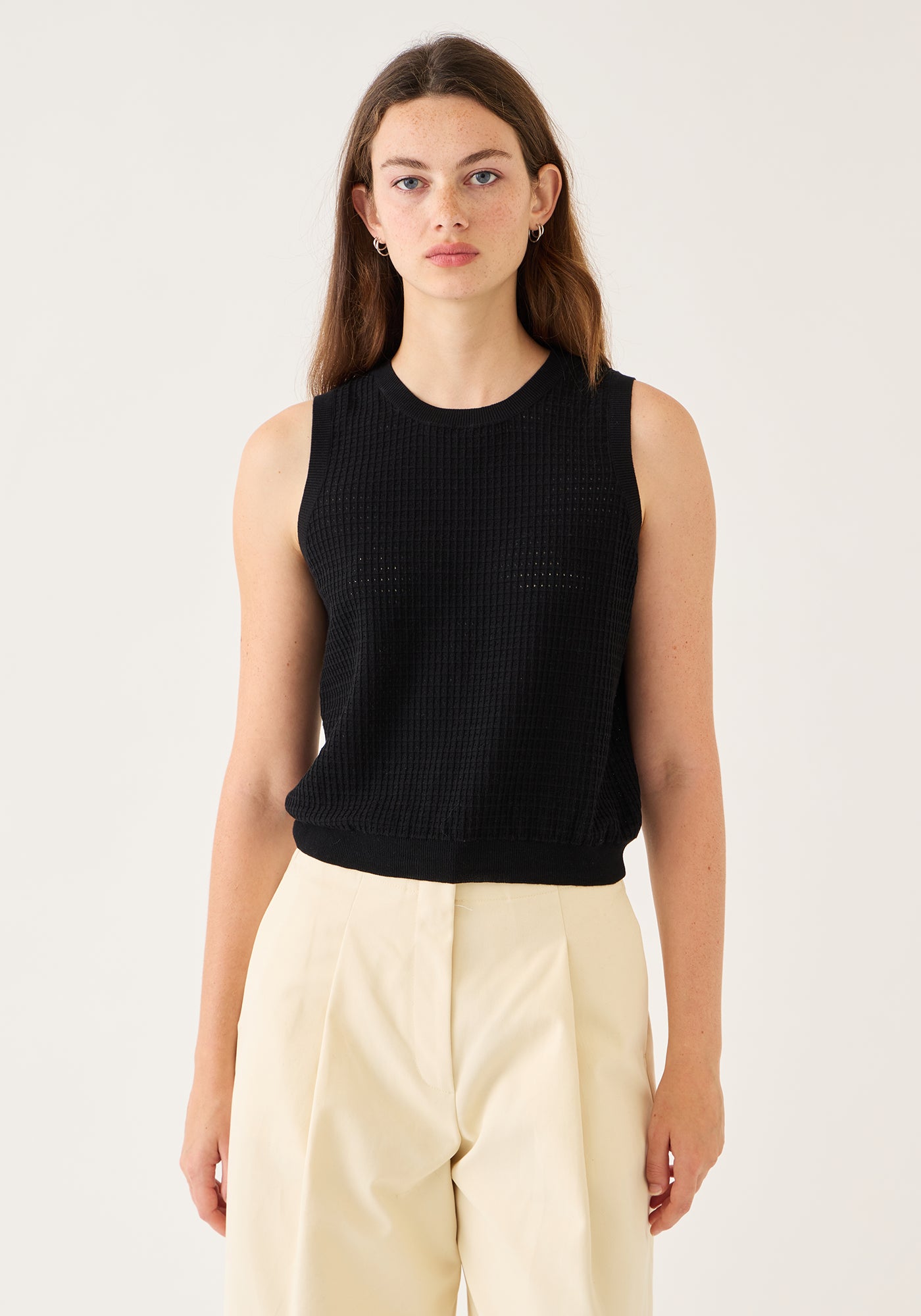 Issa waffle vest black | Demy Lee | MARKET