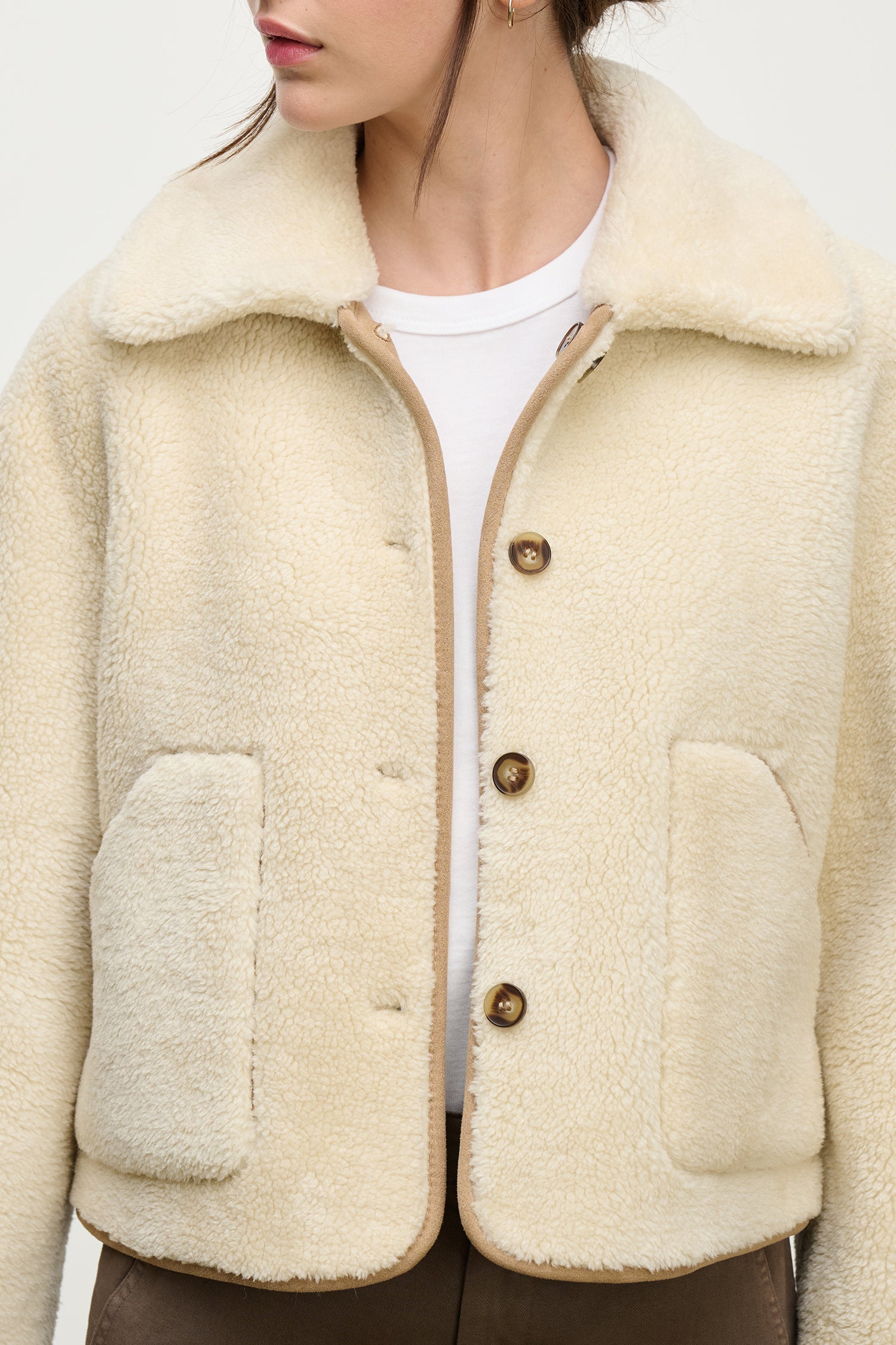 Amara reversible jacket in sand | Velvet | MARKET