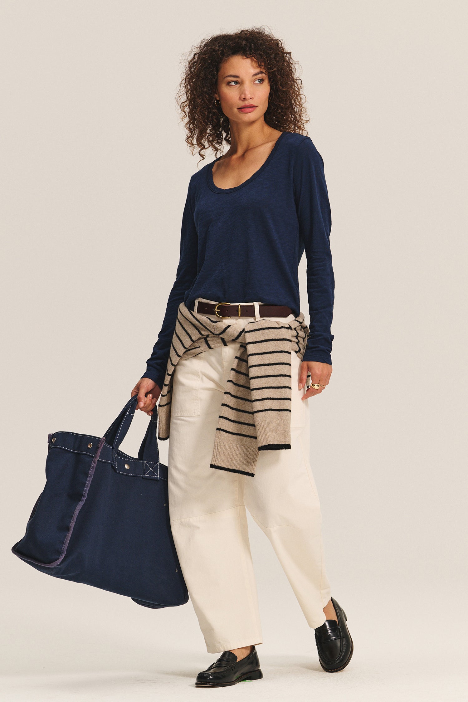 Becky tee navy | Velvet | MARKET